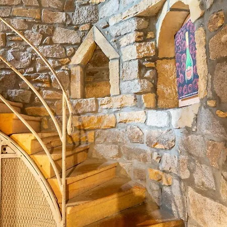 Aux Prisons De Montagny (Rhone)