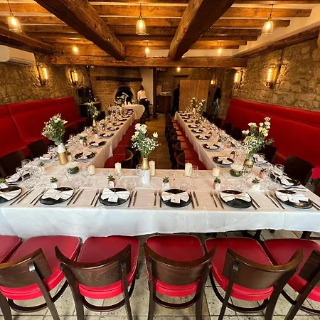 Aux Prisons De Bed & Breakfast 3*