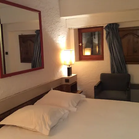Bed and Breakfast Aux Prisons De 3*