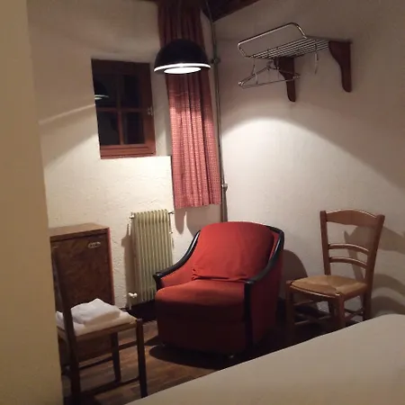 Aux Prisons De Bed and Breakfast 3*