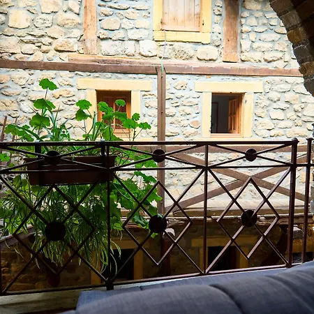 Aux Prisons De Bed and Breakfast 3*