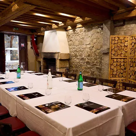 Aux Prisons De Bed & Breakfast 3*