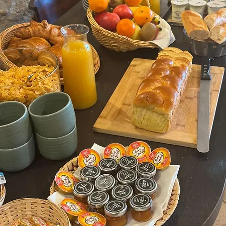 Aux Prisons De Bed and Breakfast Montagny (Rhone)