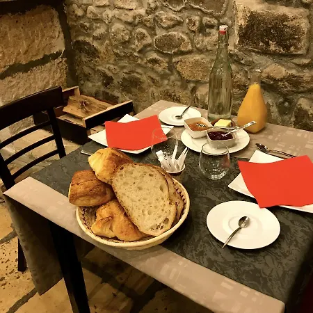 Aux Prisons De Bed and Breakfast Montagny (Rhone)